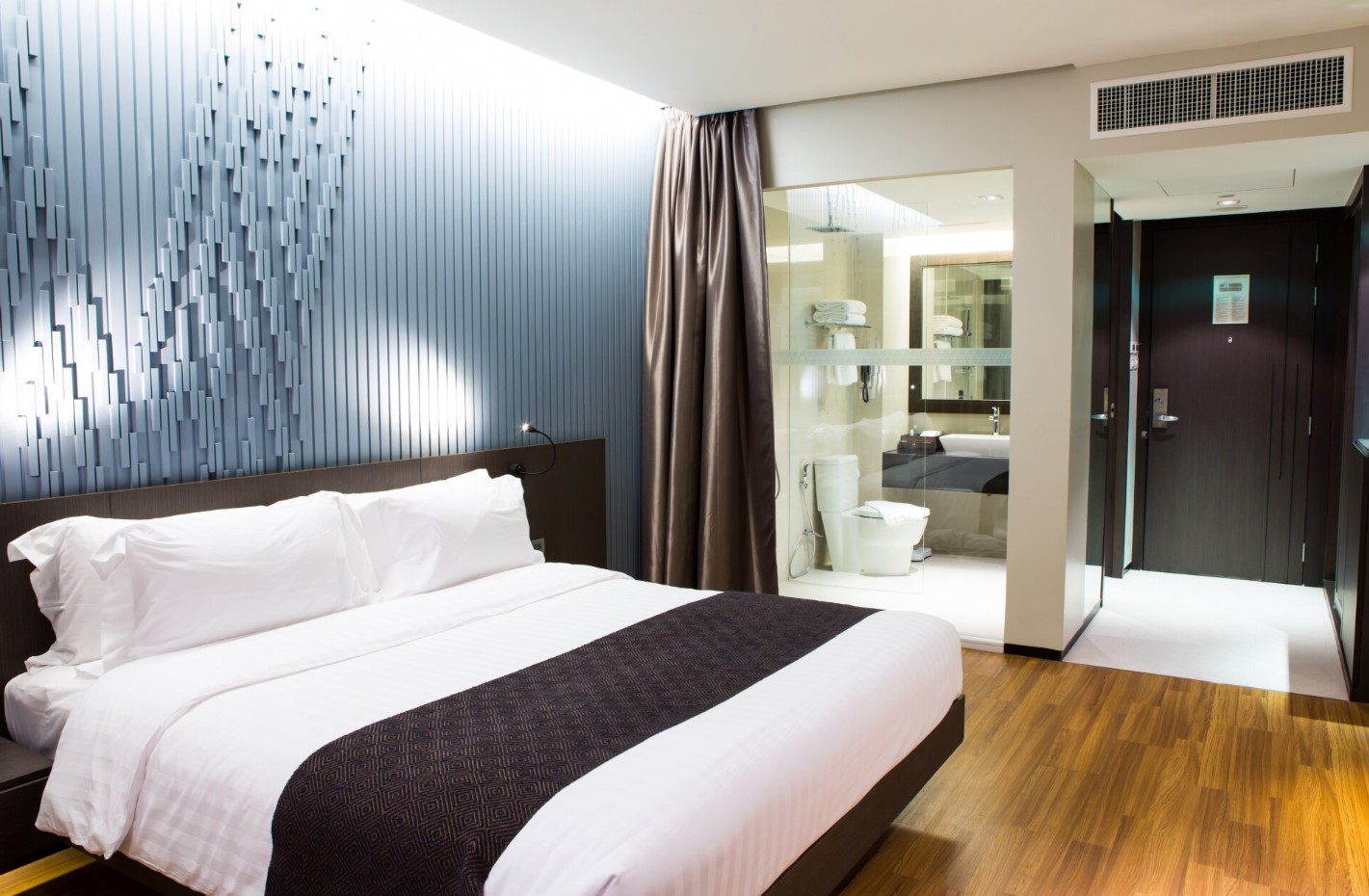 opulent-city-room
